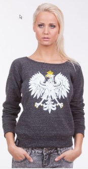 Polska modelka z orlem na piersi
