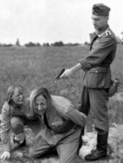 Nazi shooting Russian women