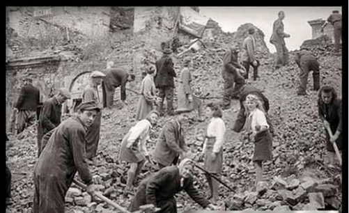 Polacy odbudowywuja Polske